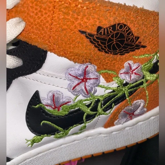 Nike Jordan 1 Mid SE Shoes girls size 5Y Floral Blossom Embroidery DQ8390-100 - Picture 10 of 12
